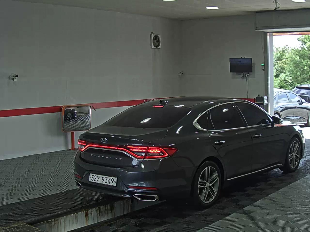 2018 - hyundai grandeur