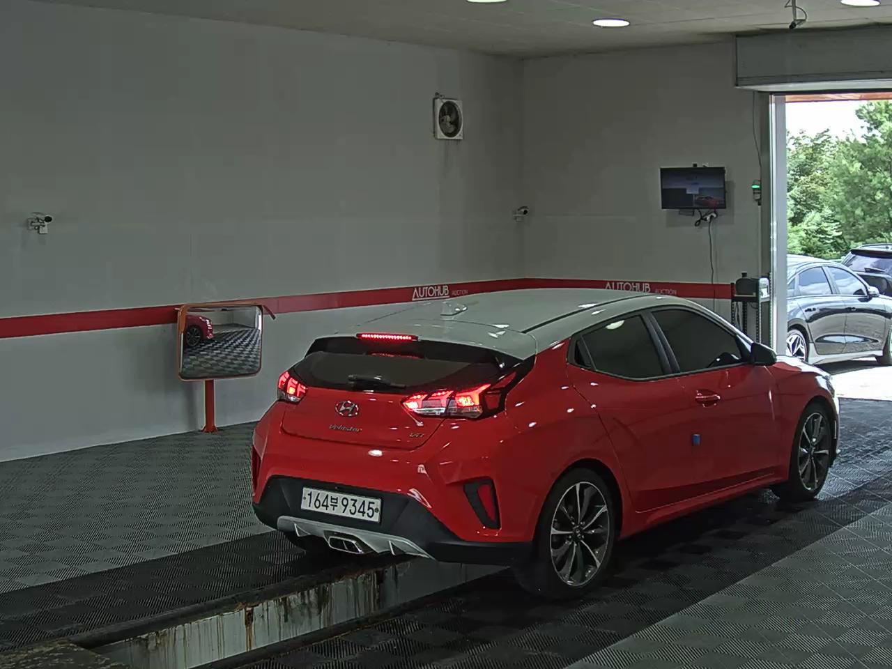 2019 - hyundai veloster