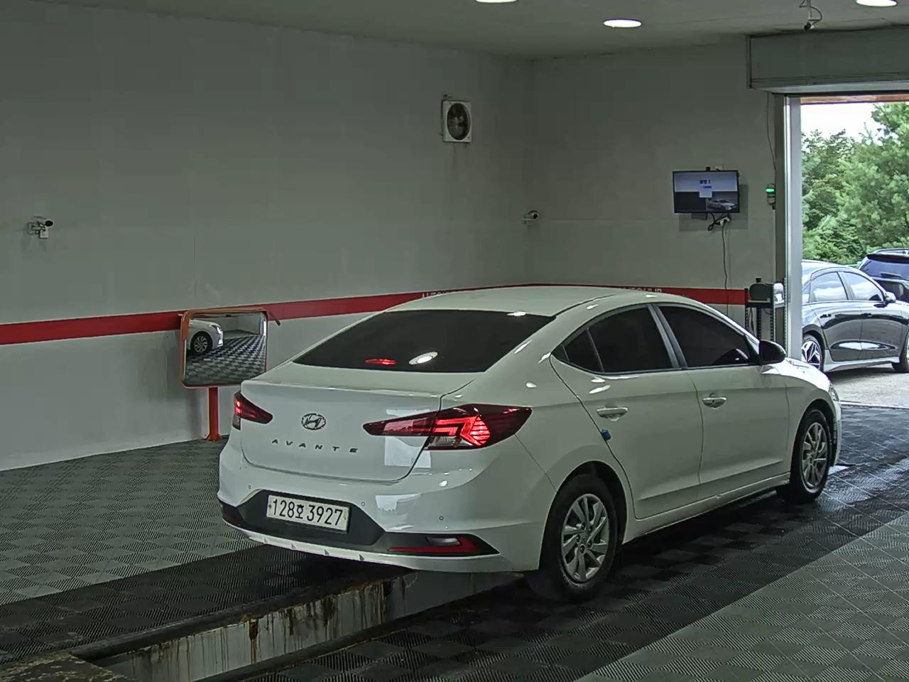 2020 - hyundai avante
