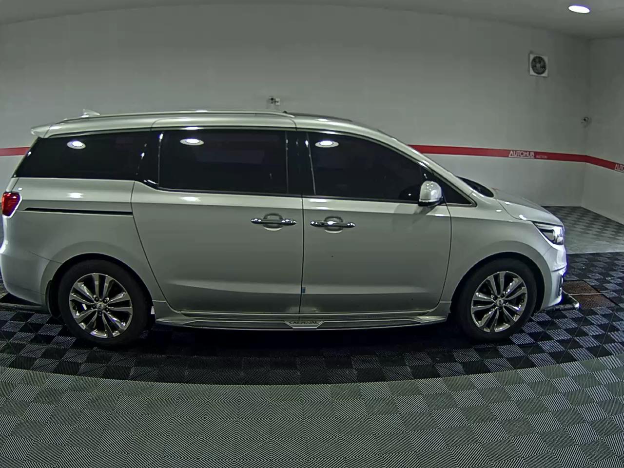 2017 - kia carnival