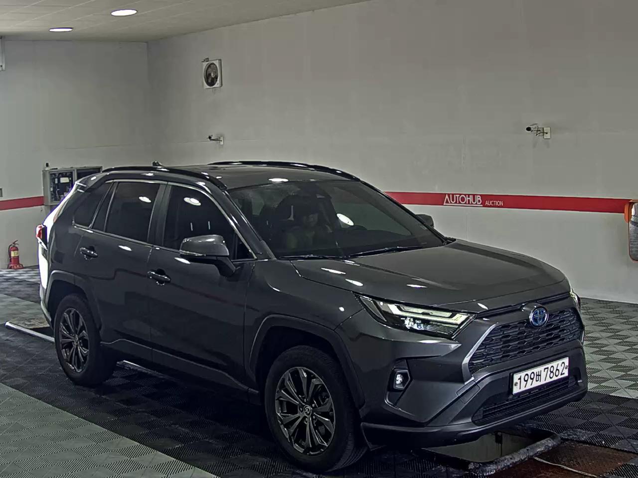 2022 - toyota rav4