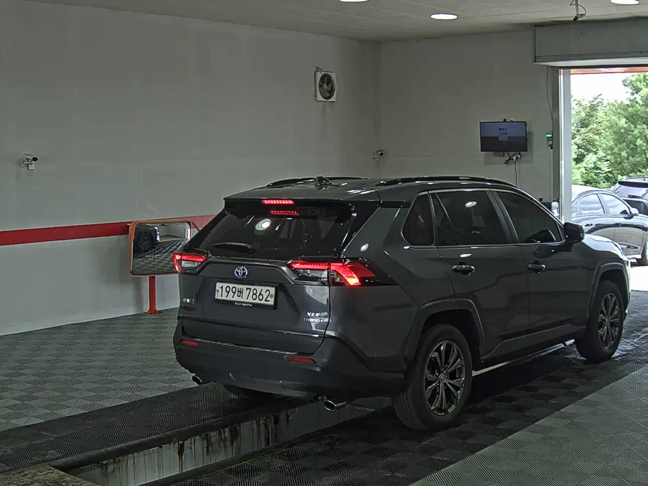 2022 - toyota rav4