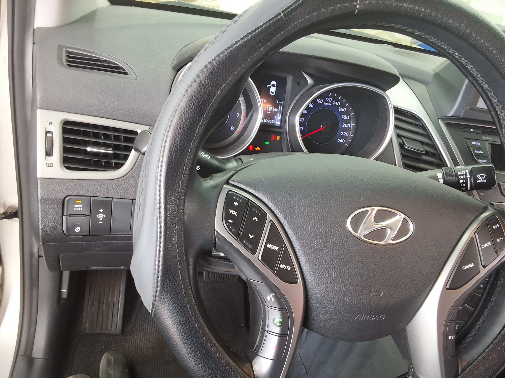 2014 - hyundai avante