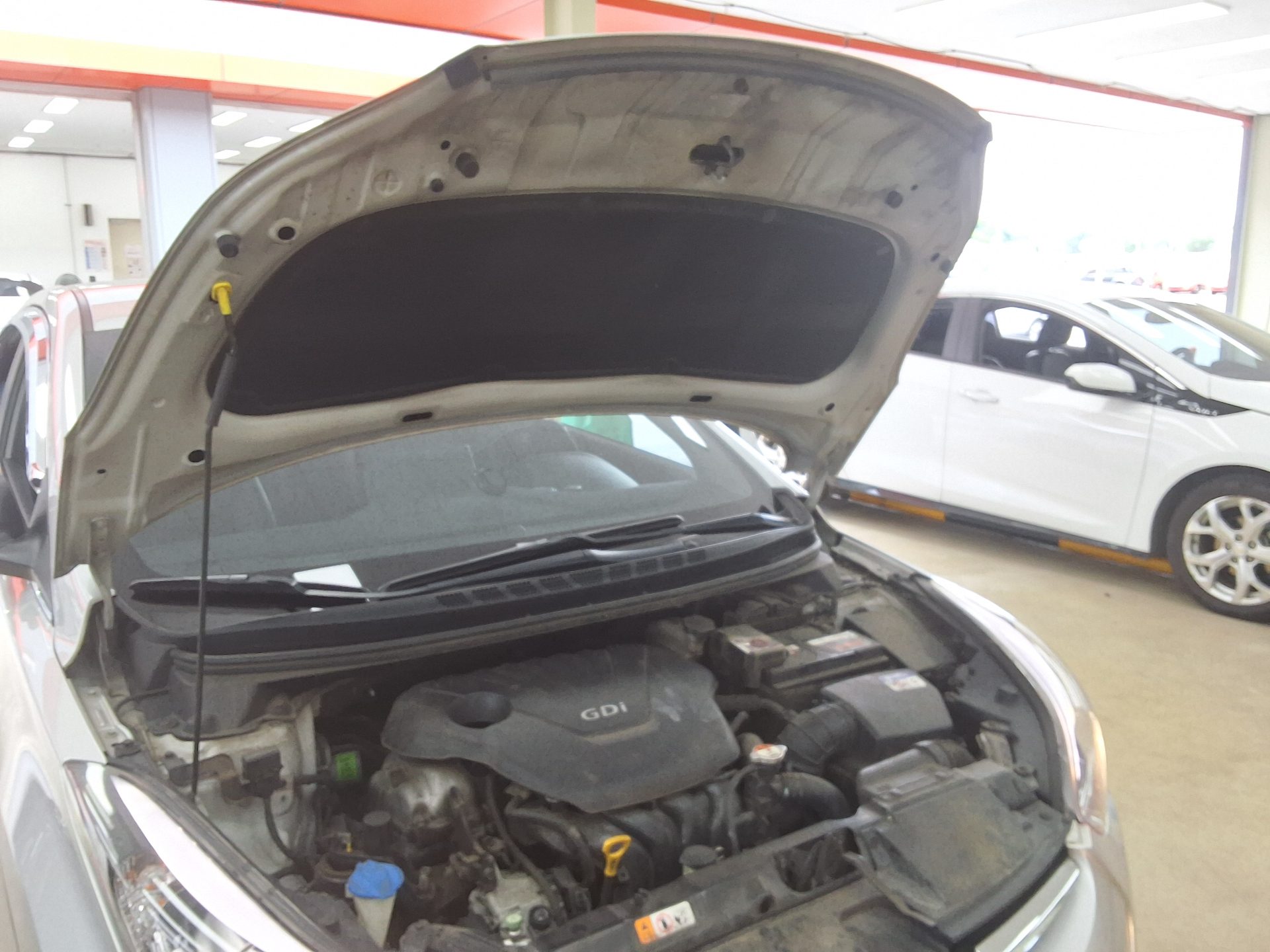 2014 - hyundai avante