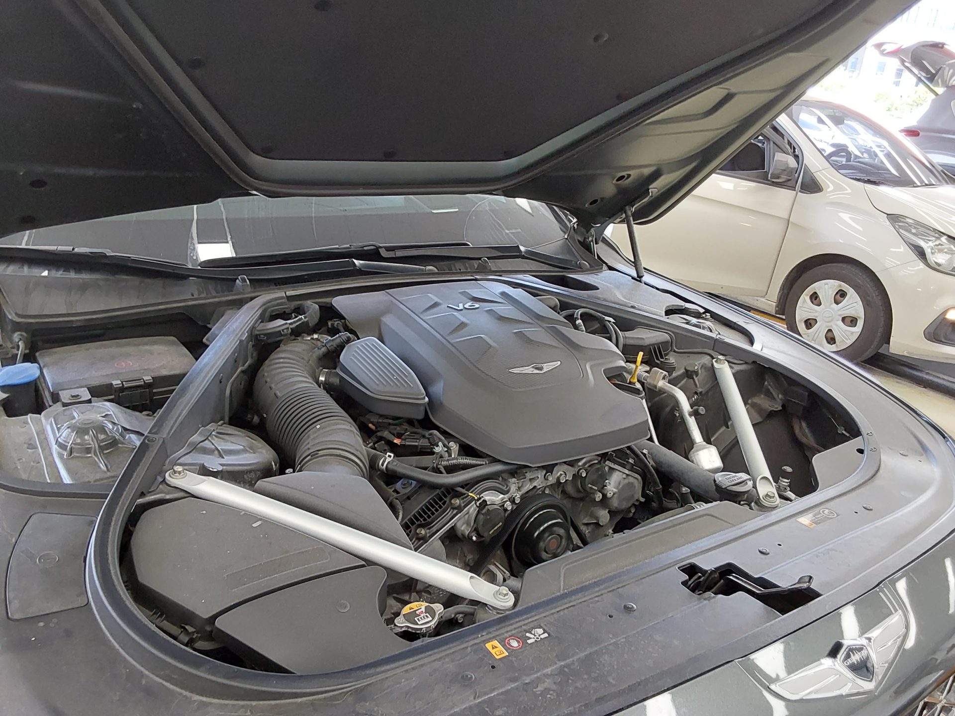 2019 - genesis g90