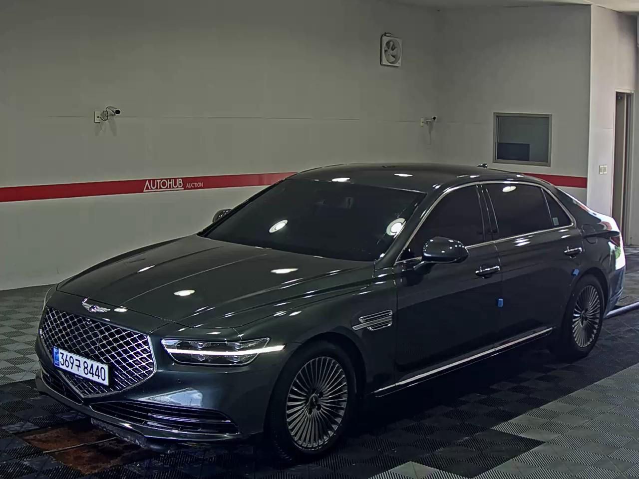 Genesis G90