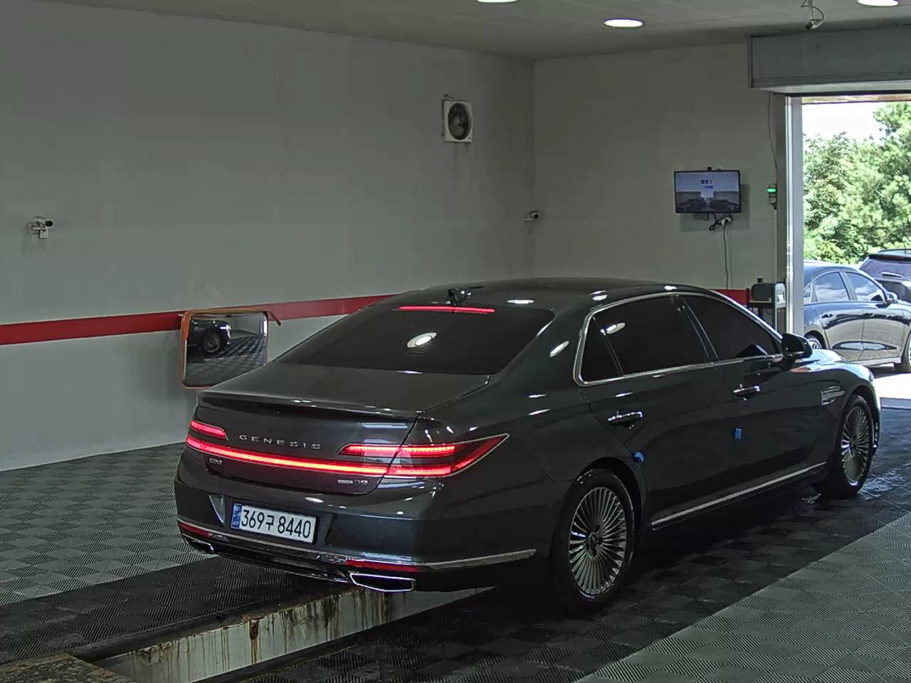 2019 - genesis g90