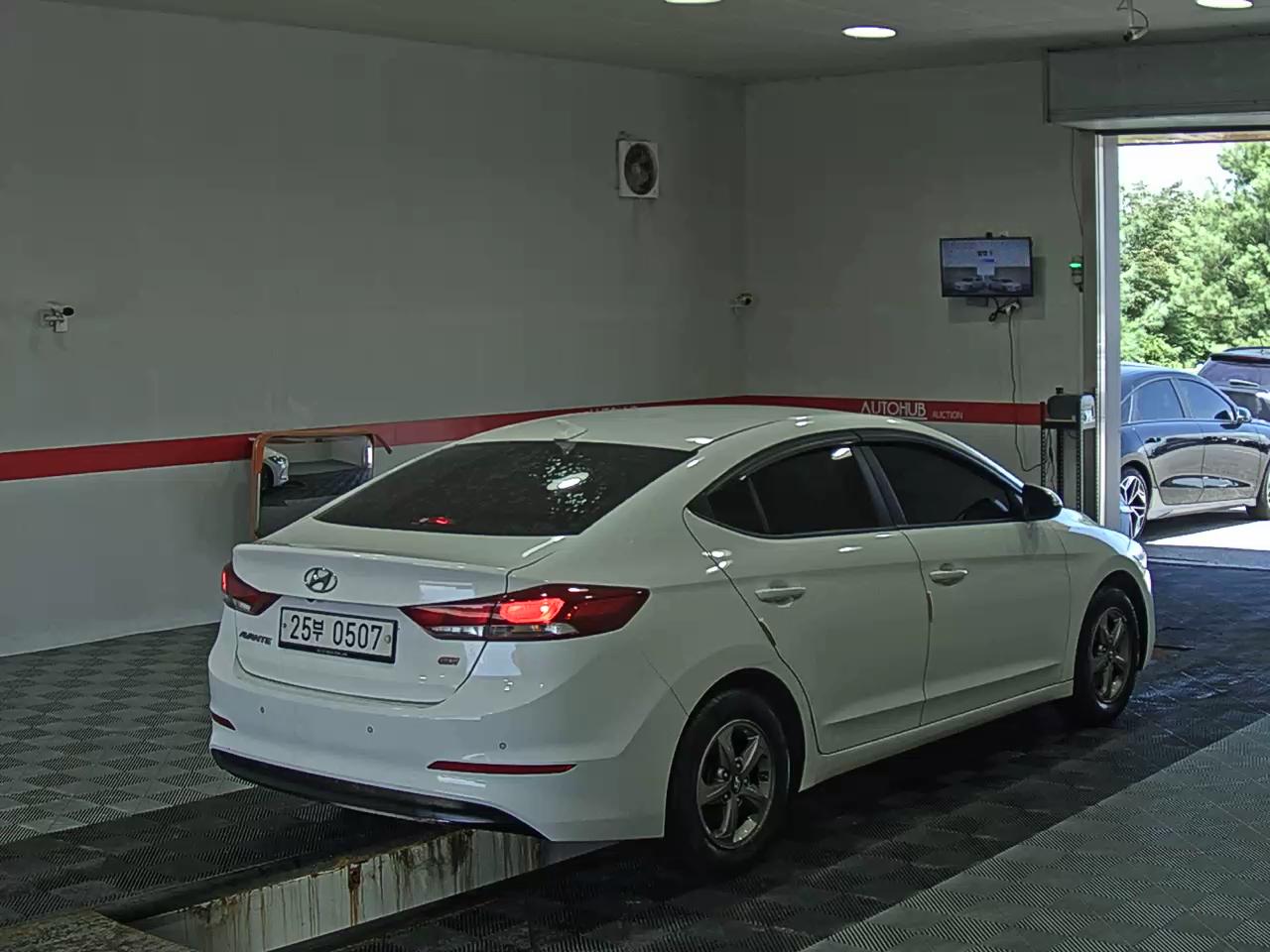 2016 - hyundai avante
