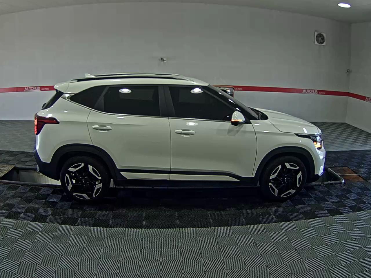 2023 - kia seltos