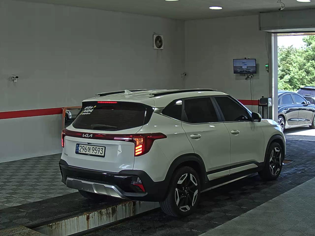 2023 - kia seltos