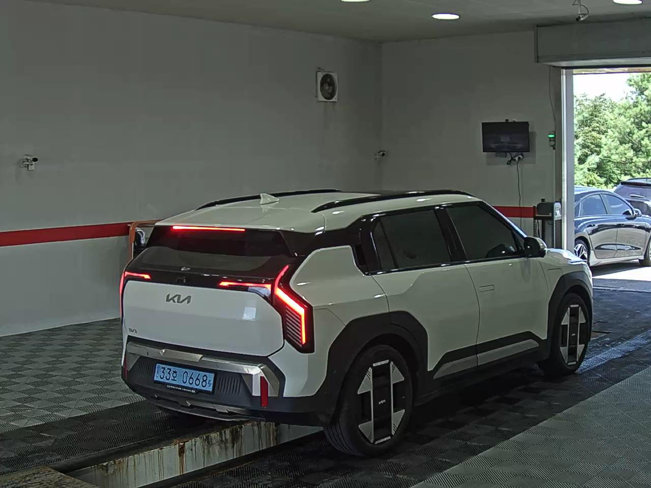 كيا Ev3 طويل المدى Earth 2025 طويل المدى
