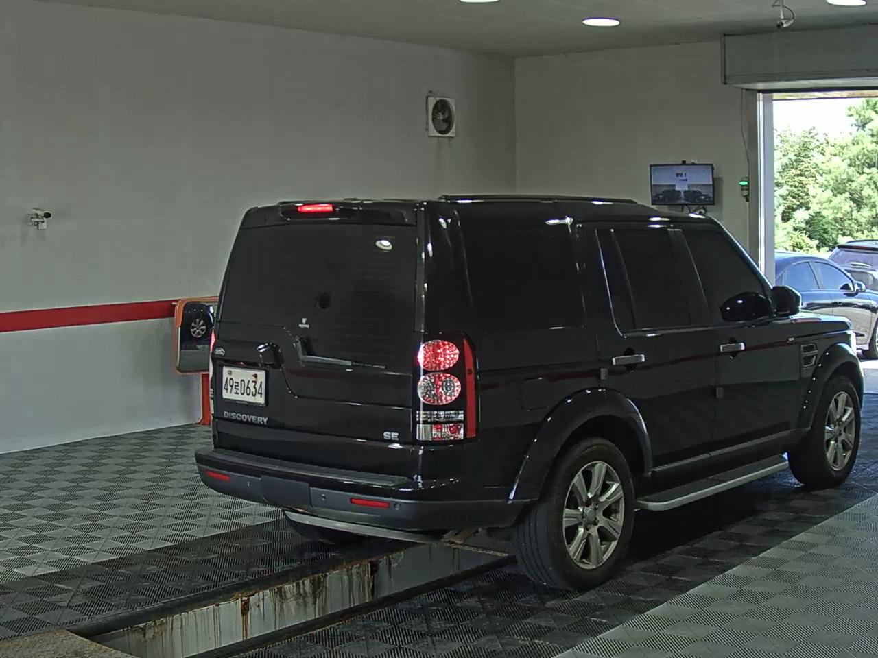 لاند روفر Rover Discovery 4 3.0 Sdv6 Se 2016 SE