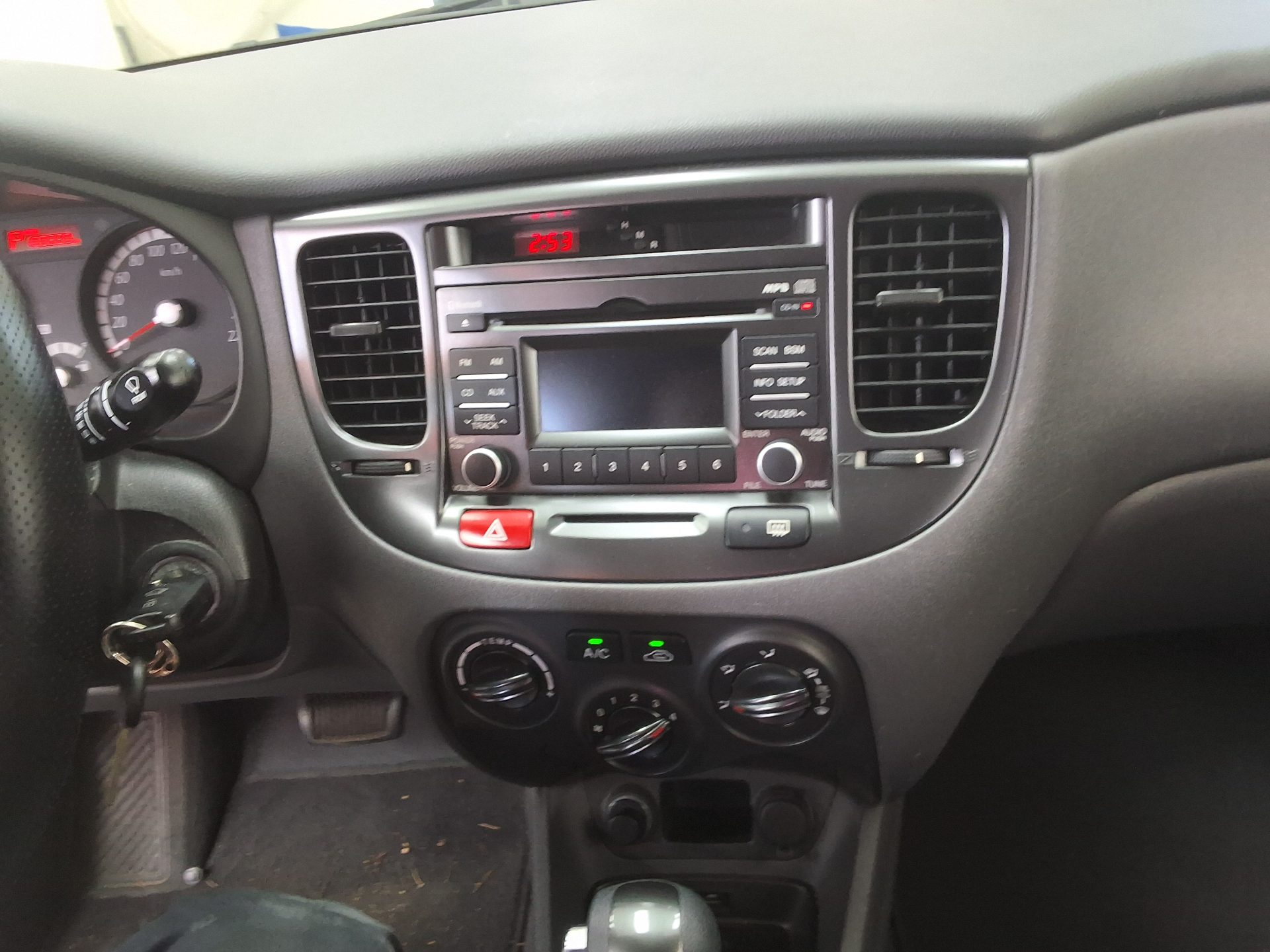 2011 - kia pride