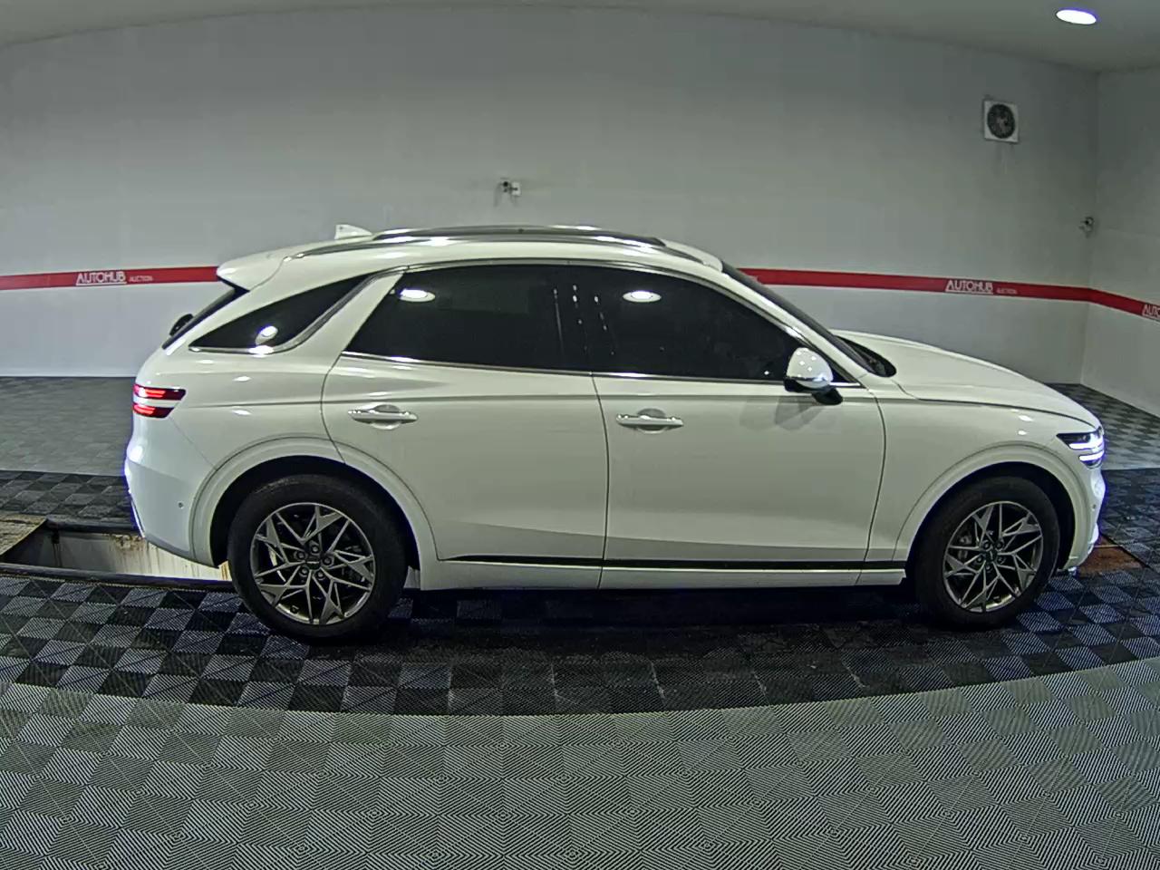 2023 - genesis gv70