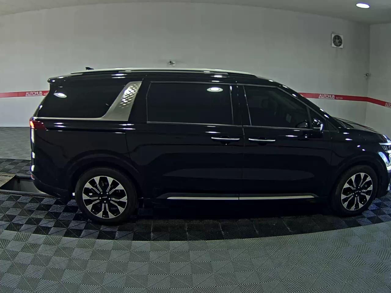2023 - kia carnival