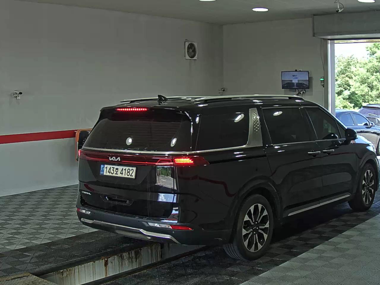 2023 - kia carnival