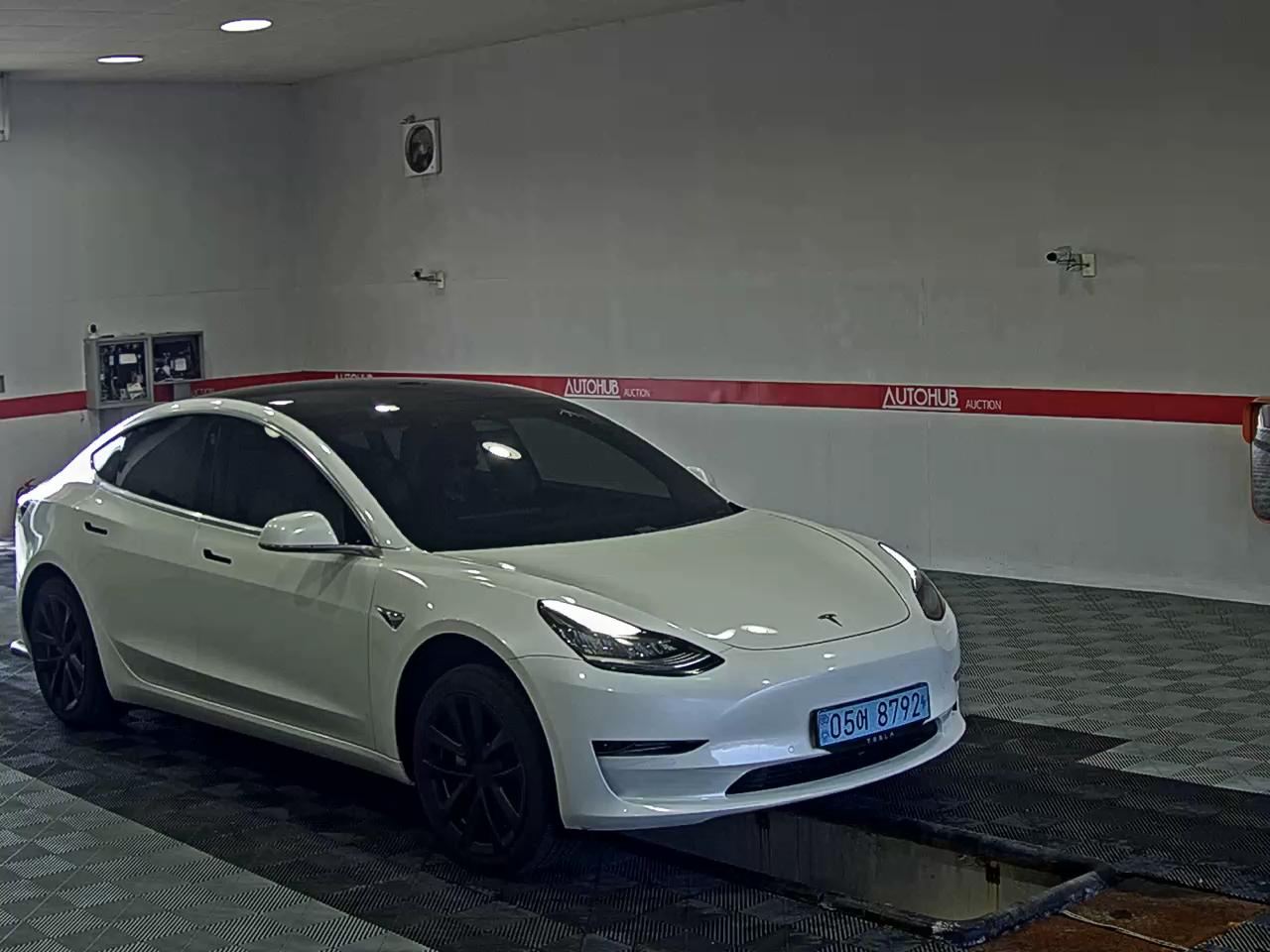 2020 - tesla model 3