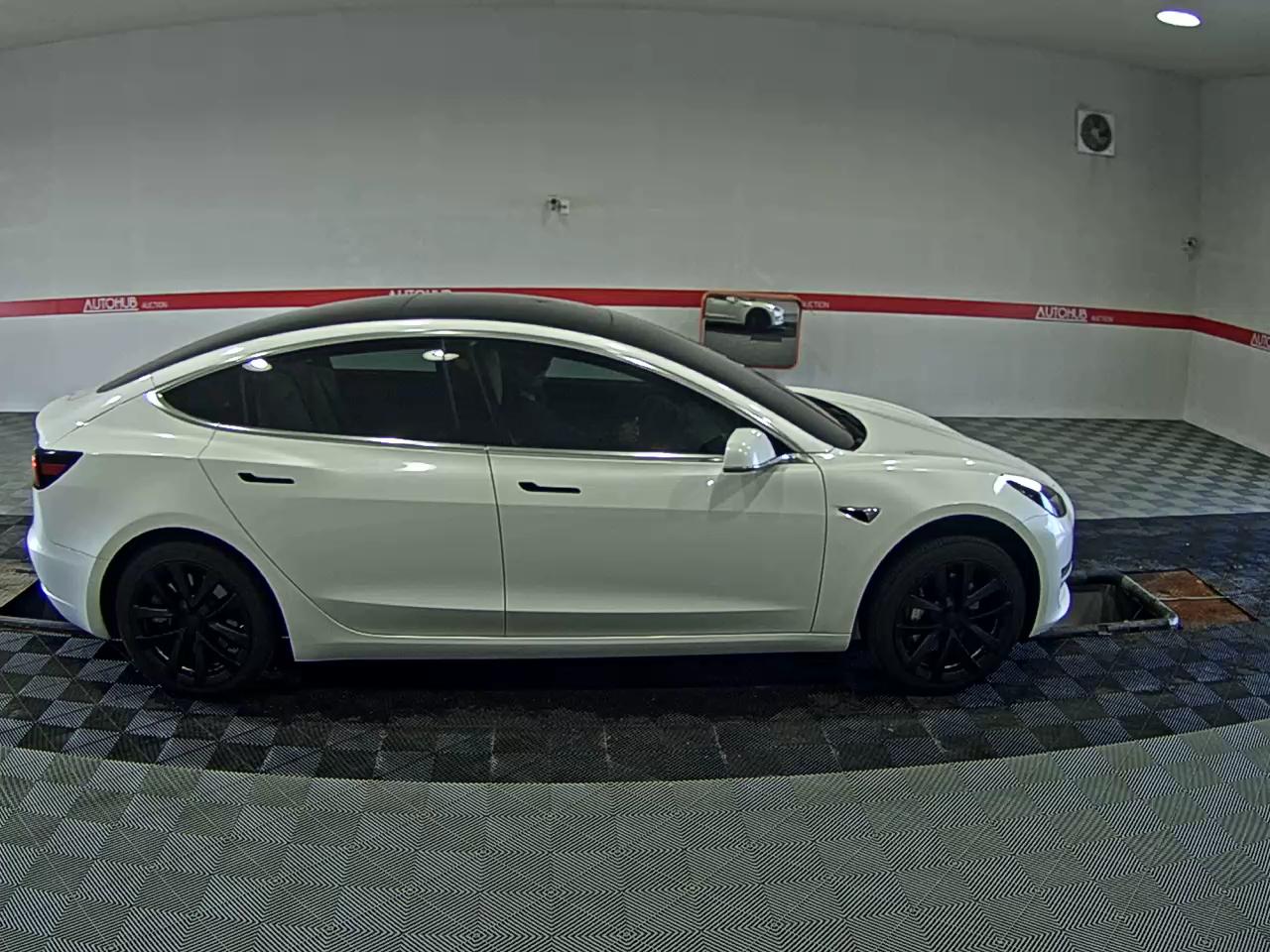 2020 - tesla model 3