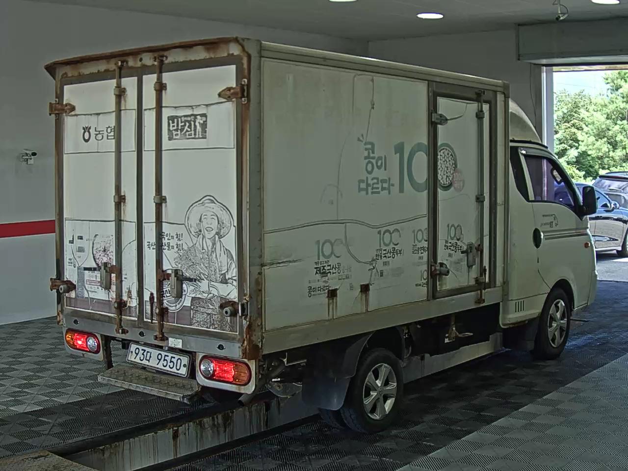 2016 - hyundai truck