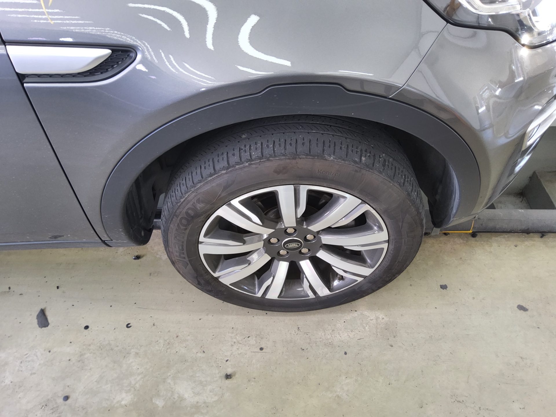 لاند روفر Rover Discovery Sport 2.0 Td4 Hse لكجري 2019 SPORT فاخر