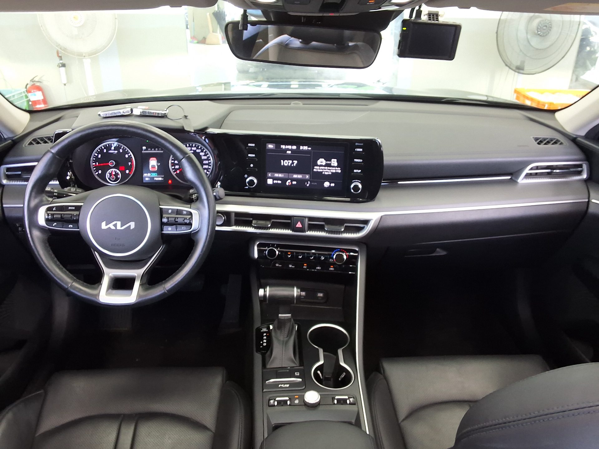2022 - kia k5