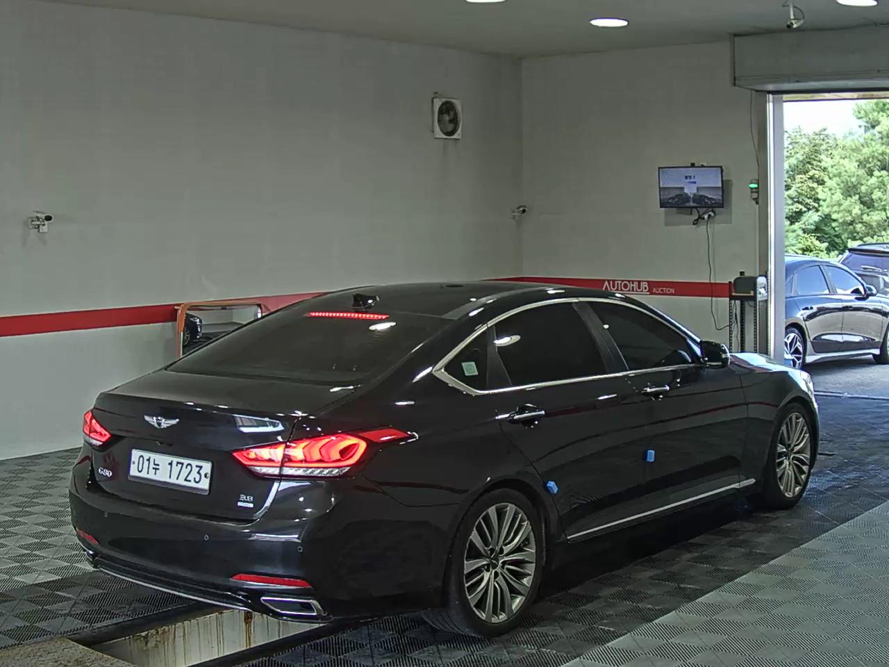 2018 - genesis g80