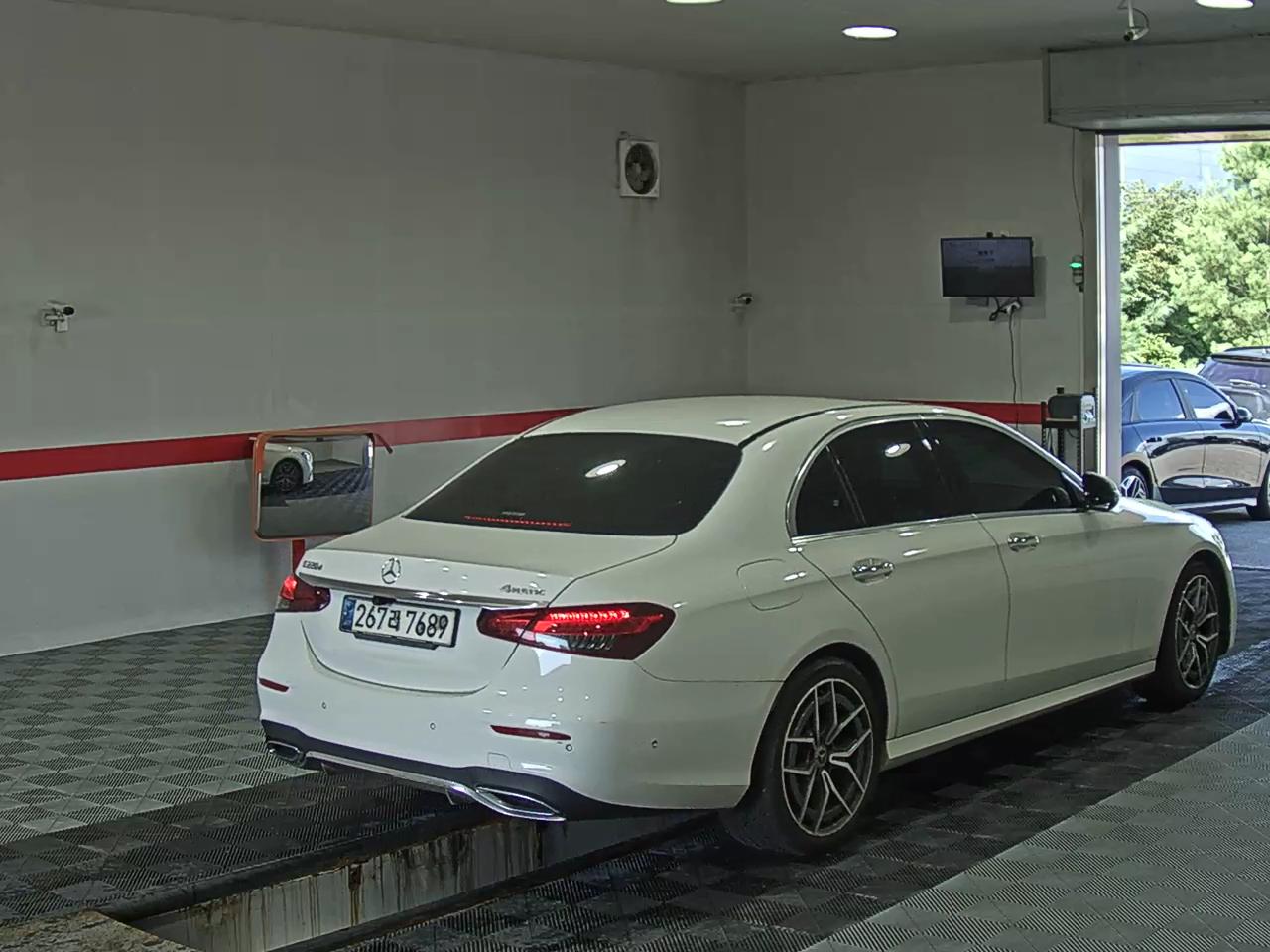 مرسيدس بنز E Class (5Th Gen) E220D فورماتيك AMG Line 2021 E220d 4MATIC LINE