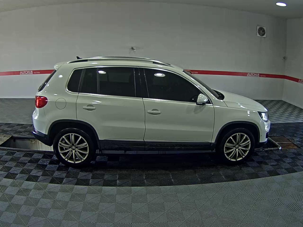 2014 - volkswagen tiguan