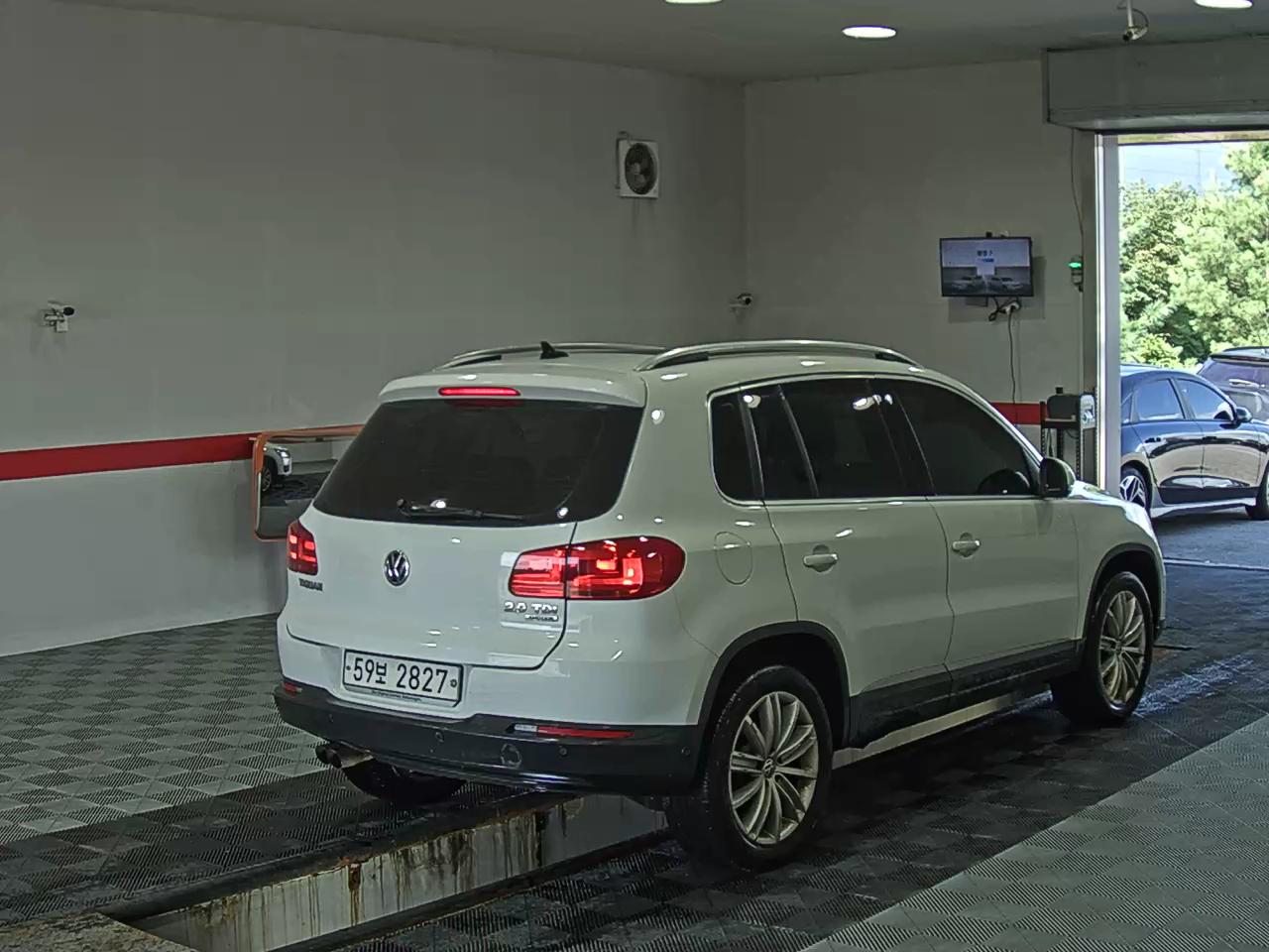 2014 - volkswagen tiguan