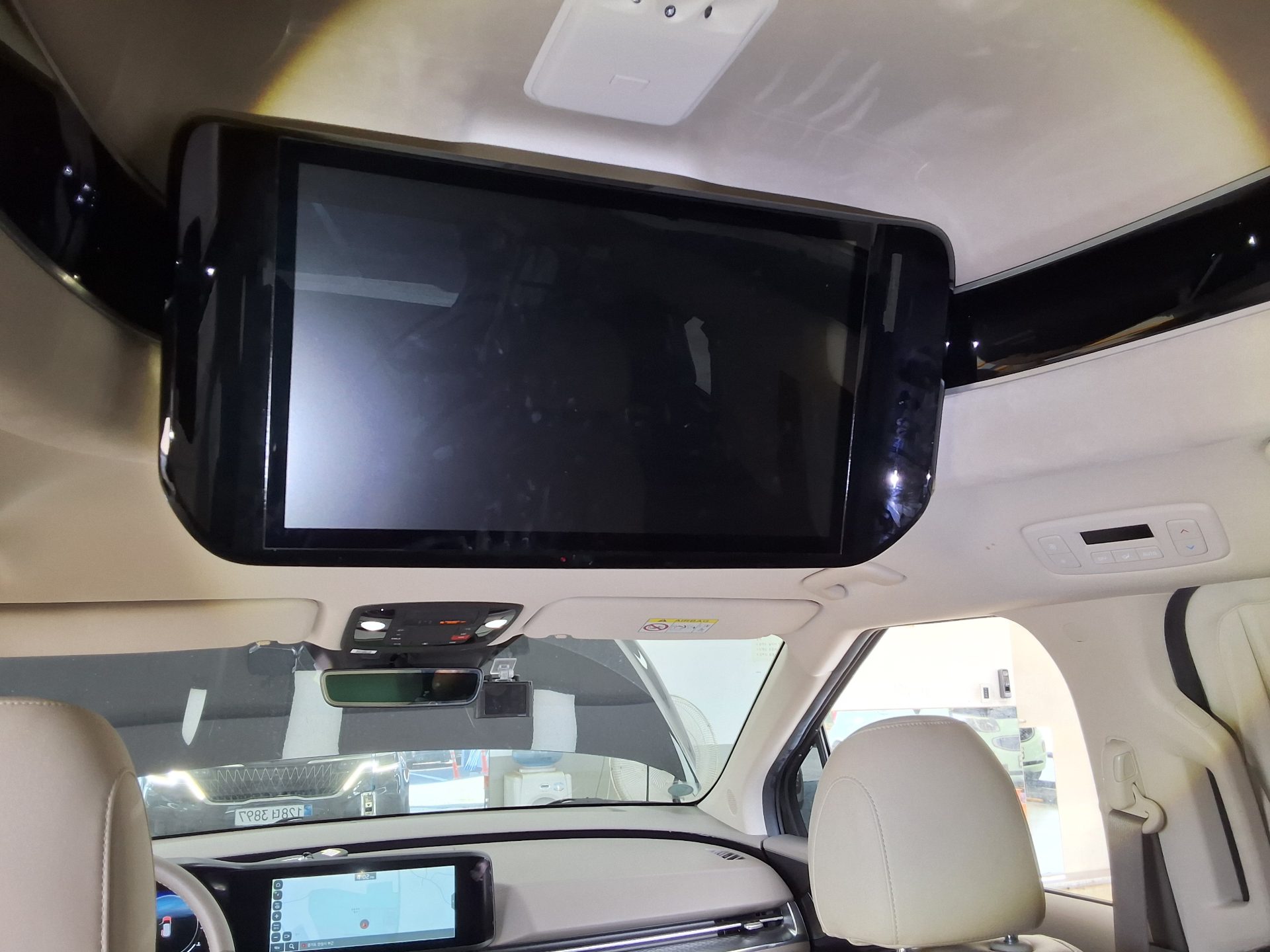 2023 - kia carnival
