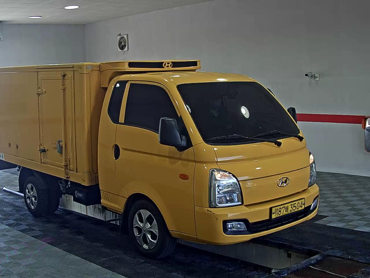 2022 - hyundai truck