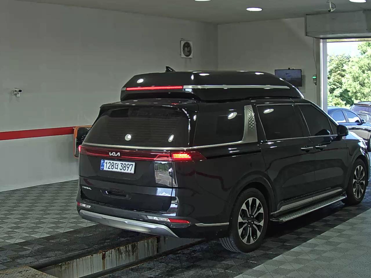 2023 - kia carnival