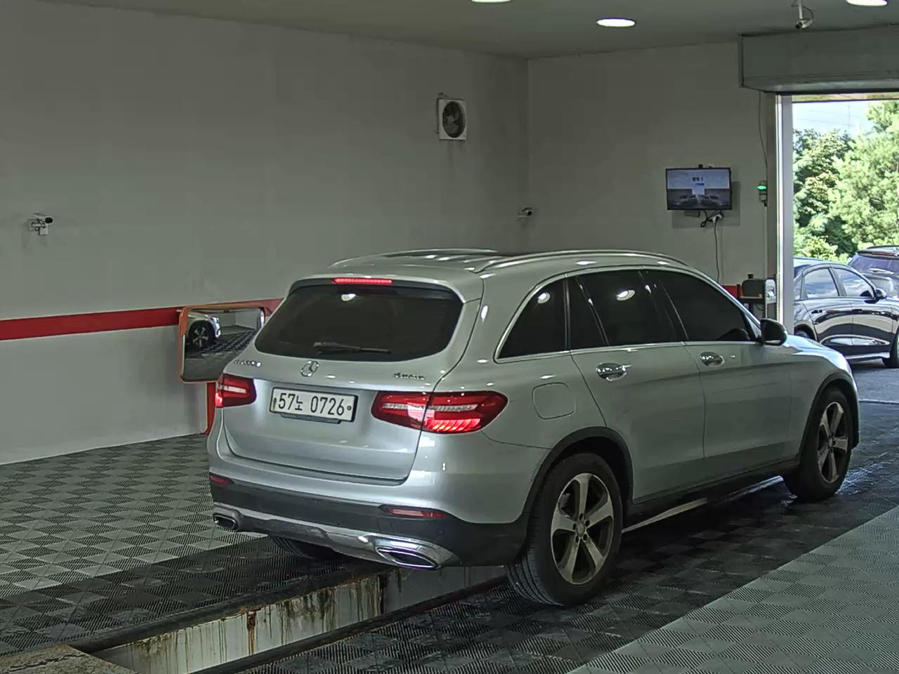 2016 - mercedes-benz glc 220d