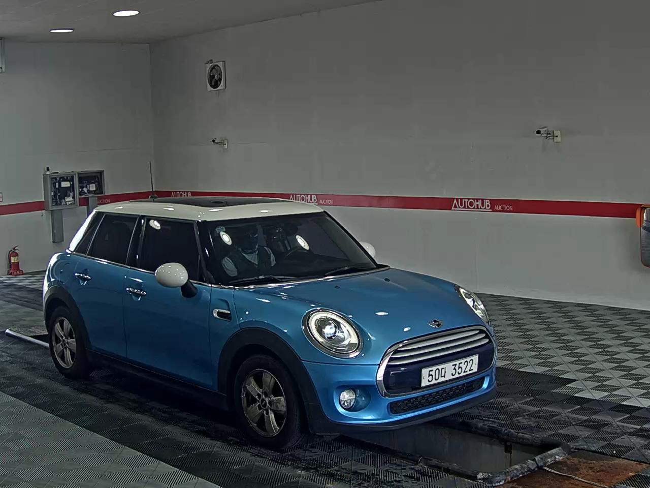 ميني كوبر (3Rd Gen) 5 أبواب 1.5 D Mid 2015