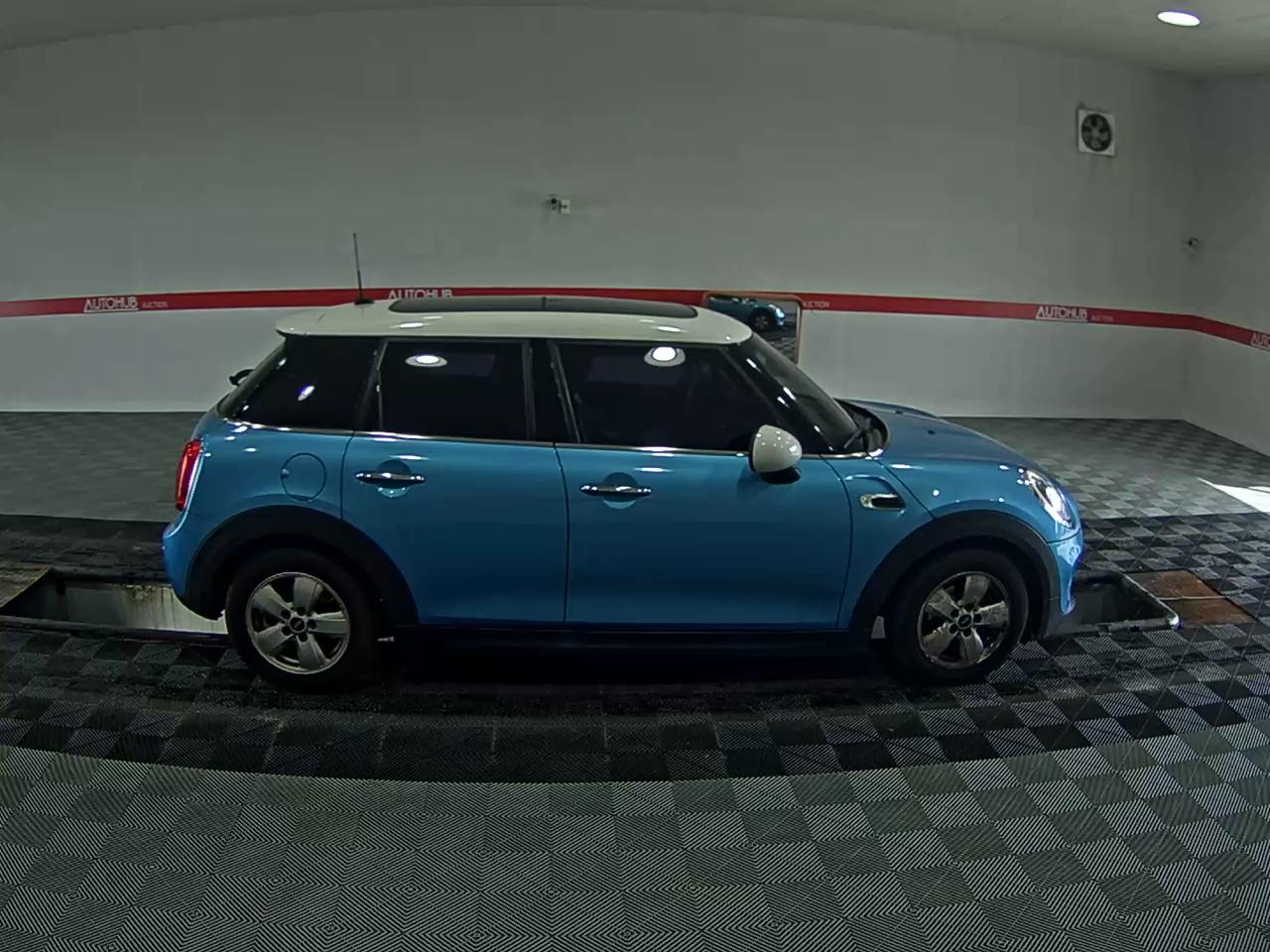 ميني كوبر (3Rd Gen) 5 أبواب 1.5 D Mid 2015