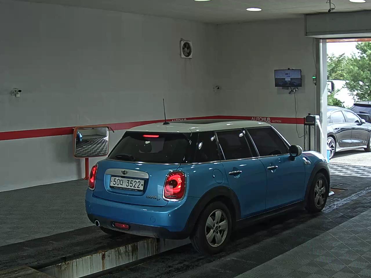 ميني كوبر (3Rd Gen) 5 أبواب 1.5 D Mid 2015
