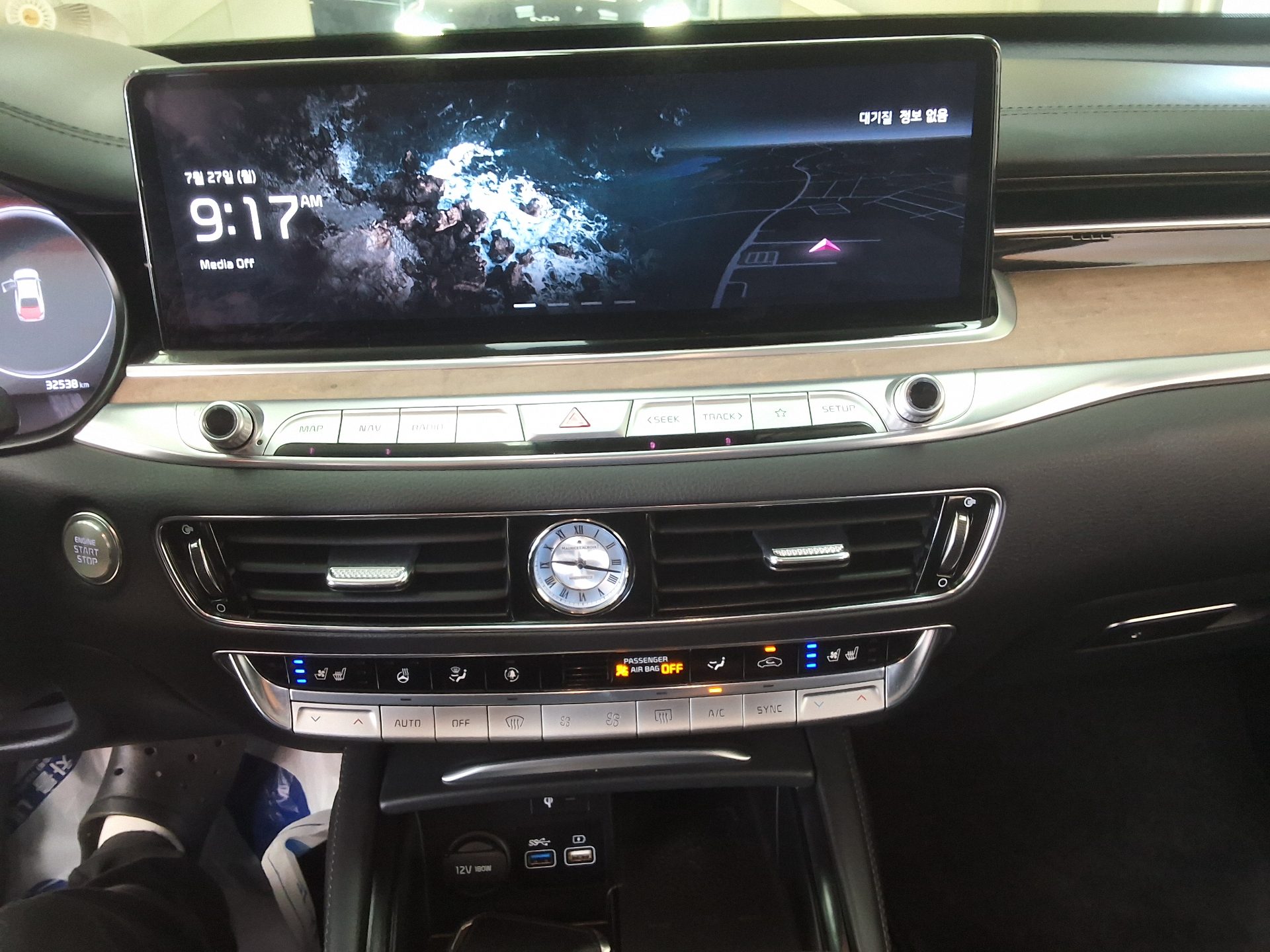 2022 - kia k9