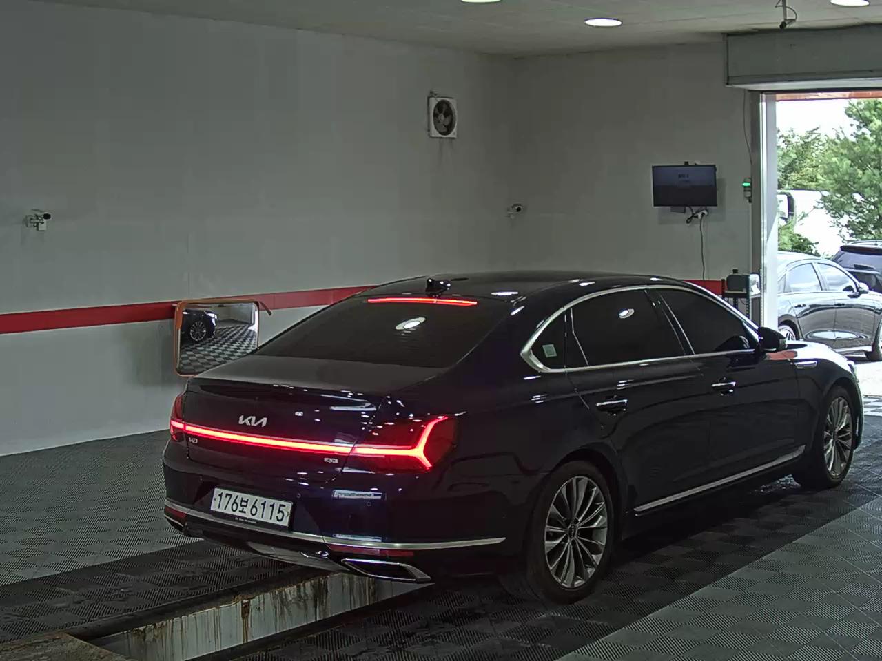 2022 - kia k9