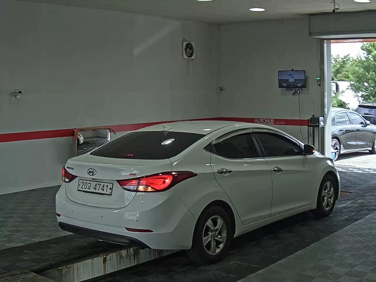 2014 - hyundai avante
