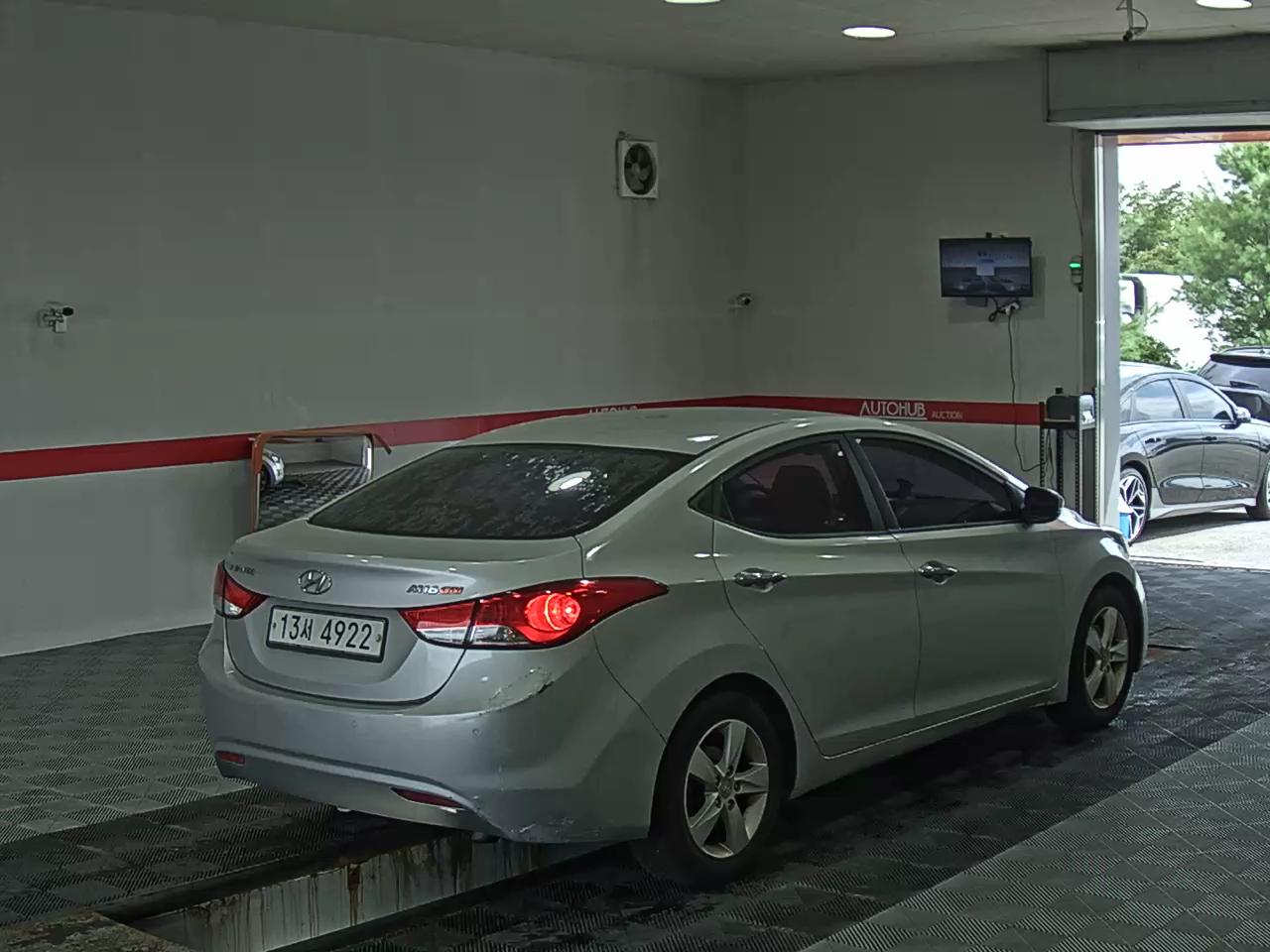 2012 - hyundai avante