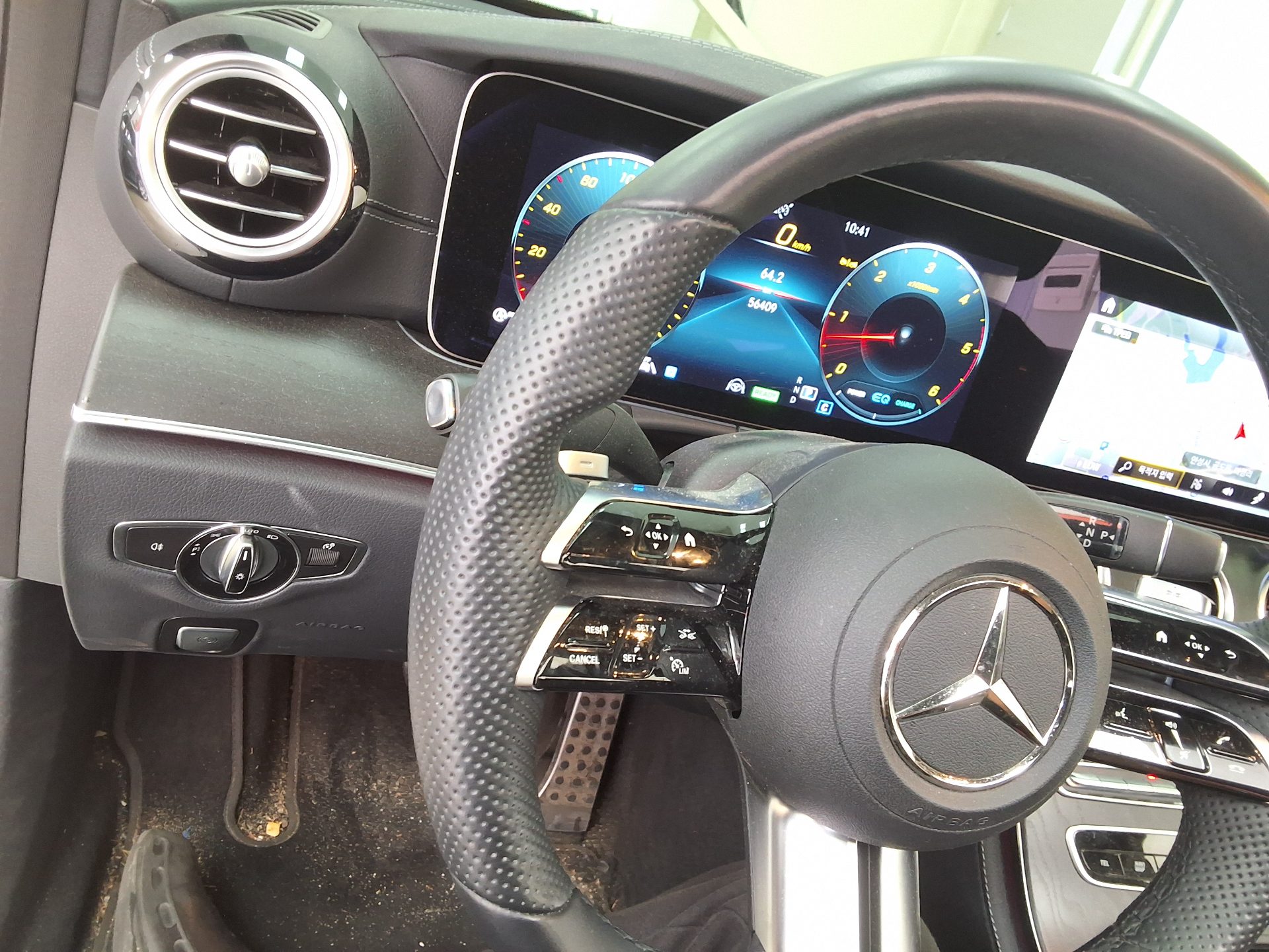 مرسيدس بنز E Class (5Th Gen) E220D فورماتيك AMG Line 2022 E220d 4MATIC LINE