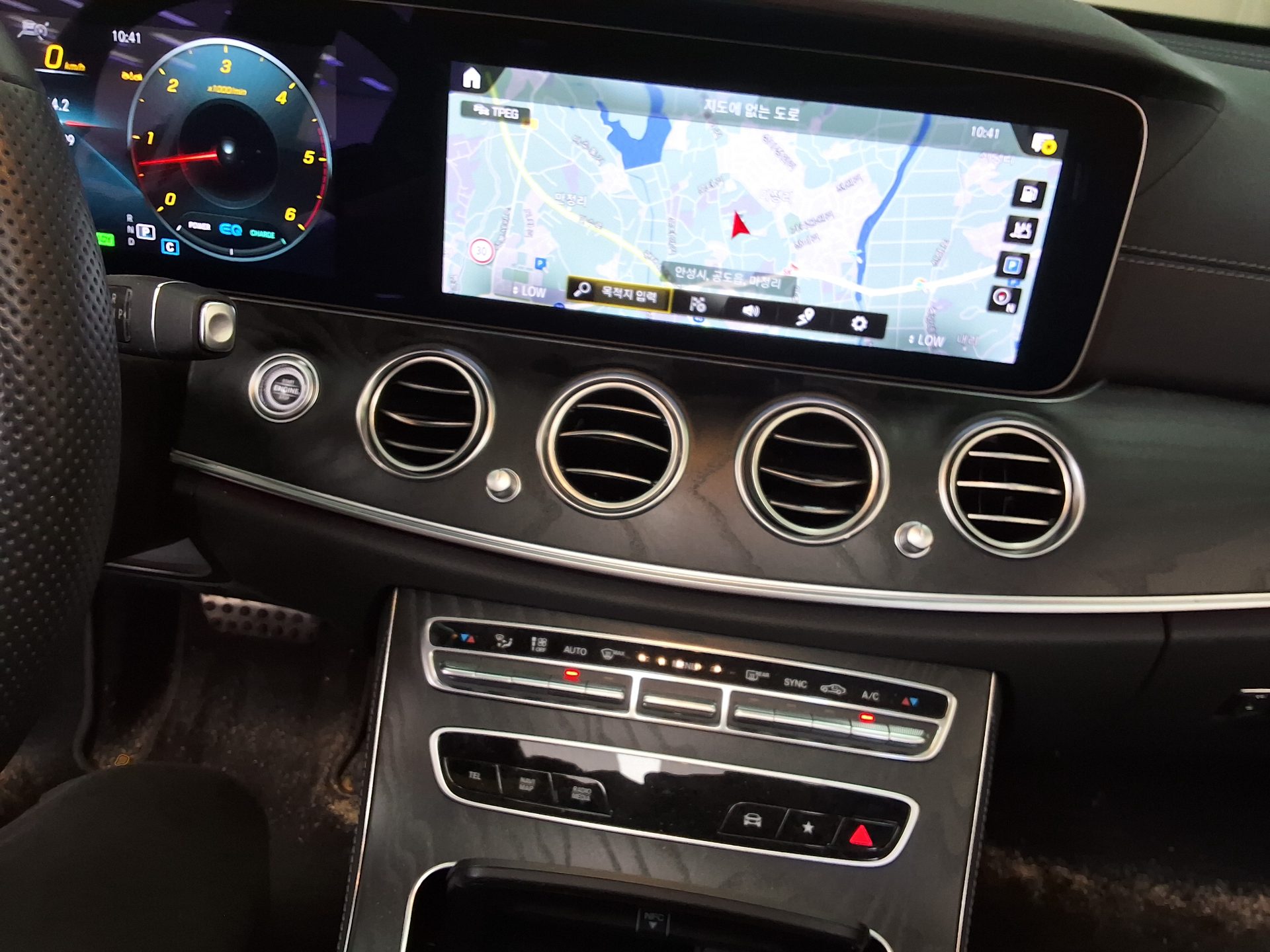 مرسيدس بنز E Class (5Th Gen) E220D فورماتيك AMG Line 2022 E220d 4MATIC LINE