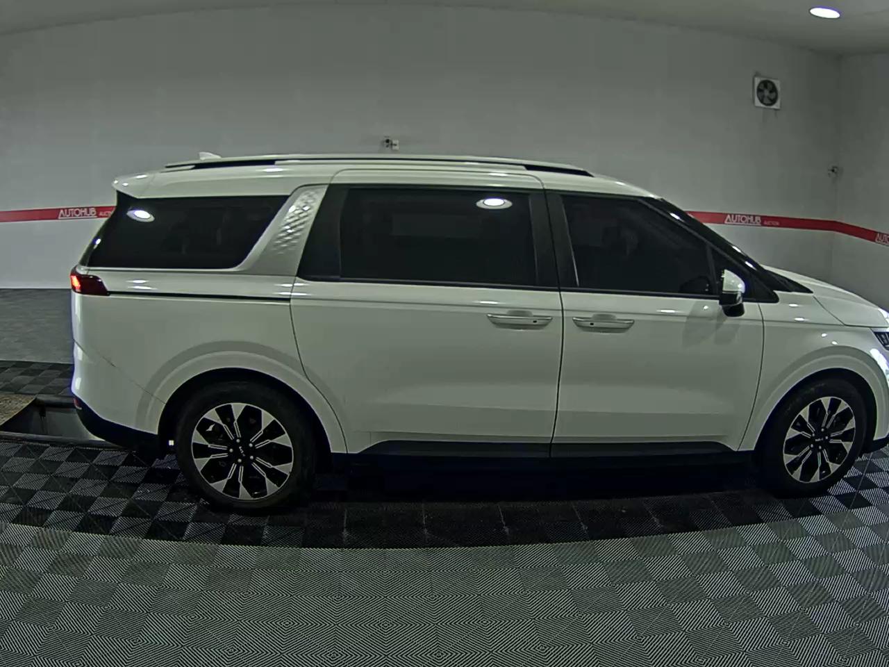 2023 - kia carnival
