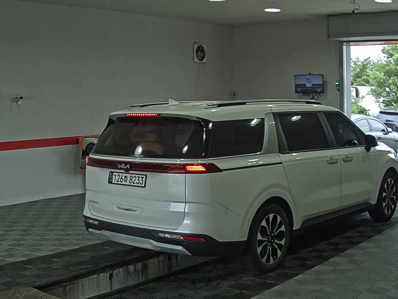 2023 - kia carnival