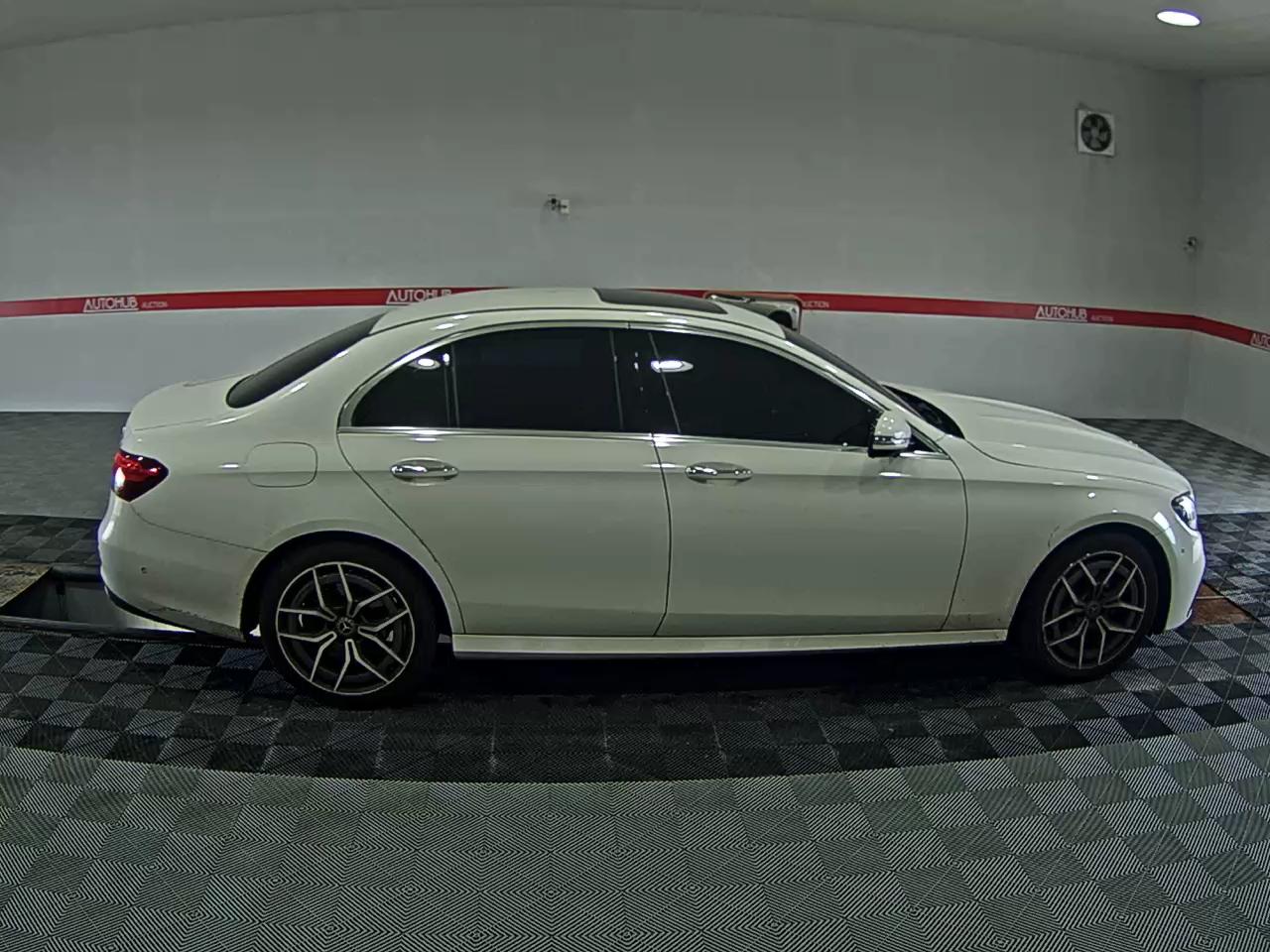 مرسيدس بنز E Class (5Th Gen) E220D فورماتيك AMG Line 2022 E220d 4MATIC LINE