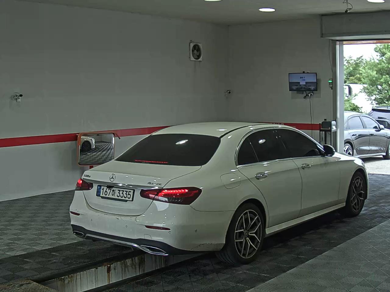 مرسيدس بنز E Class (5Th Gen) E220D فورماتيك AMG Line 2022 E220d 4MATIC LINE