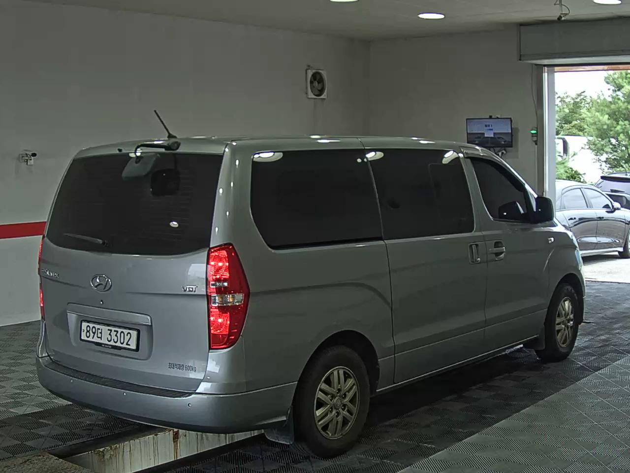 2020 - hyundai grand starex