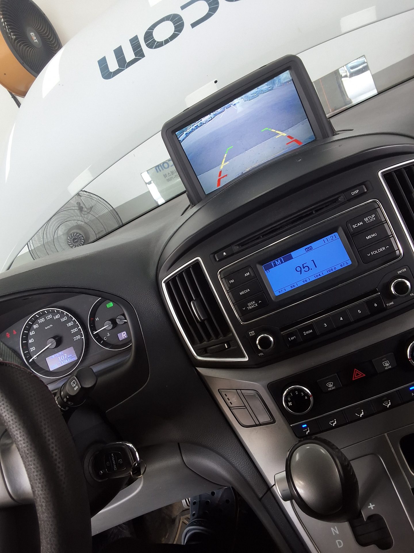 2019 - hyundai grand starex