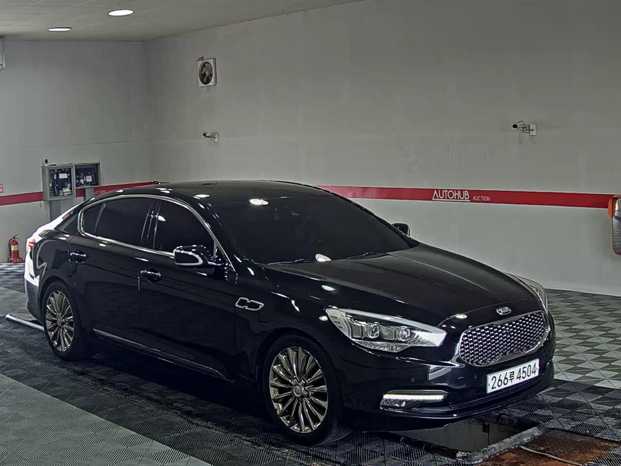 2017 - kia k9