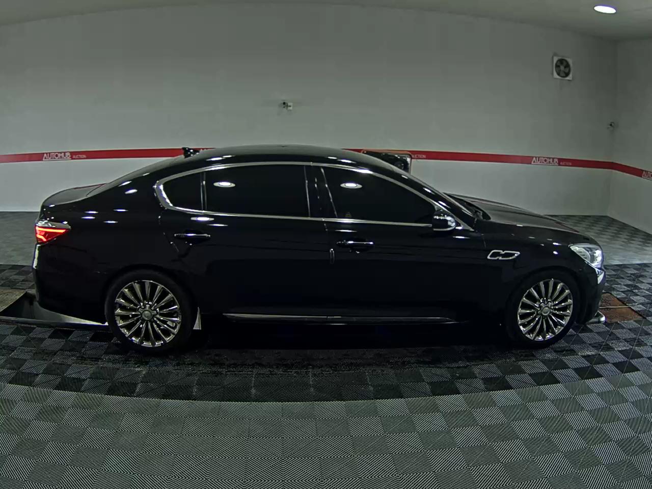 2017 - kia k9
